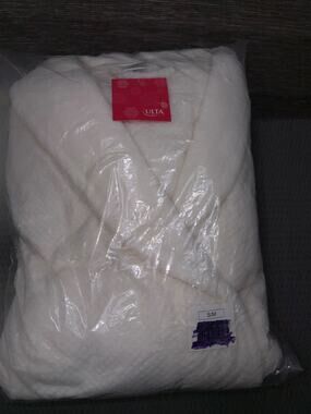 Ulta Beauty Women's Plush Robe ULTRA Soft Belted Bathrobe Ivory Faux Fur-S/M NEW